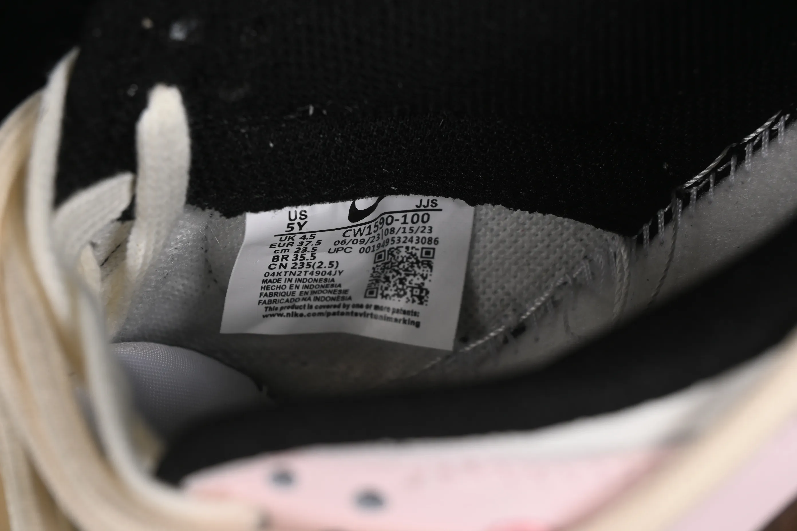 All categories Nk SB Dunk series Nk SB Dunk Low low-top sneakers Nk Dunk Low Panda Prank Special project heart-warming email Heart Rose Special gift box Low-top casual sneakers CW1590-100